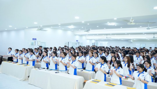 Tân sinh viên khóa 2026 tại Phân hiệu TP. Đồng Nai tham gia Tuần Sinh hoạt công dân – sinh viên